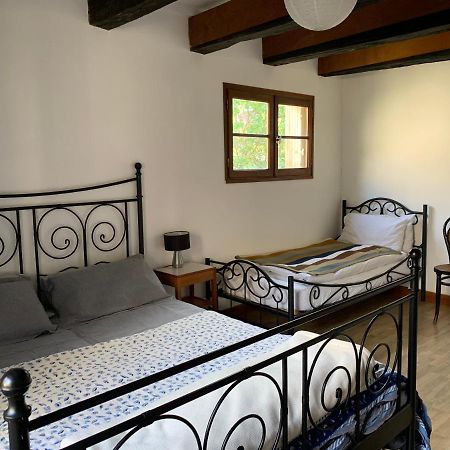 Spacious Apartment In A Charming, Tranquil Village Saint-Vincent-Rive-dʼOlt Buitenkant foto
